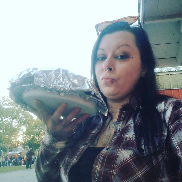 Meet your Posher, Melissa - Picture 8 of 12